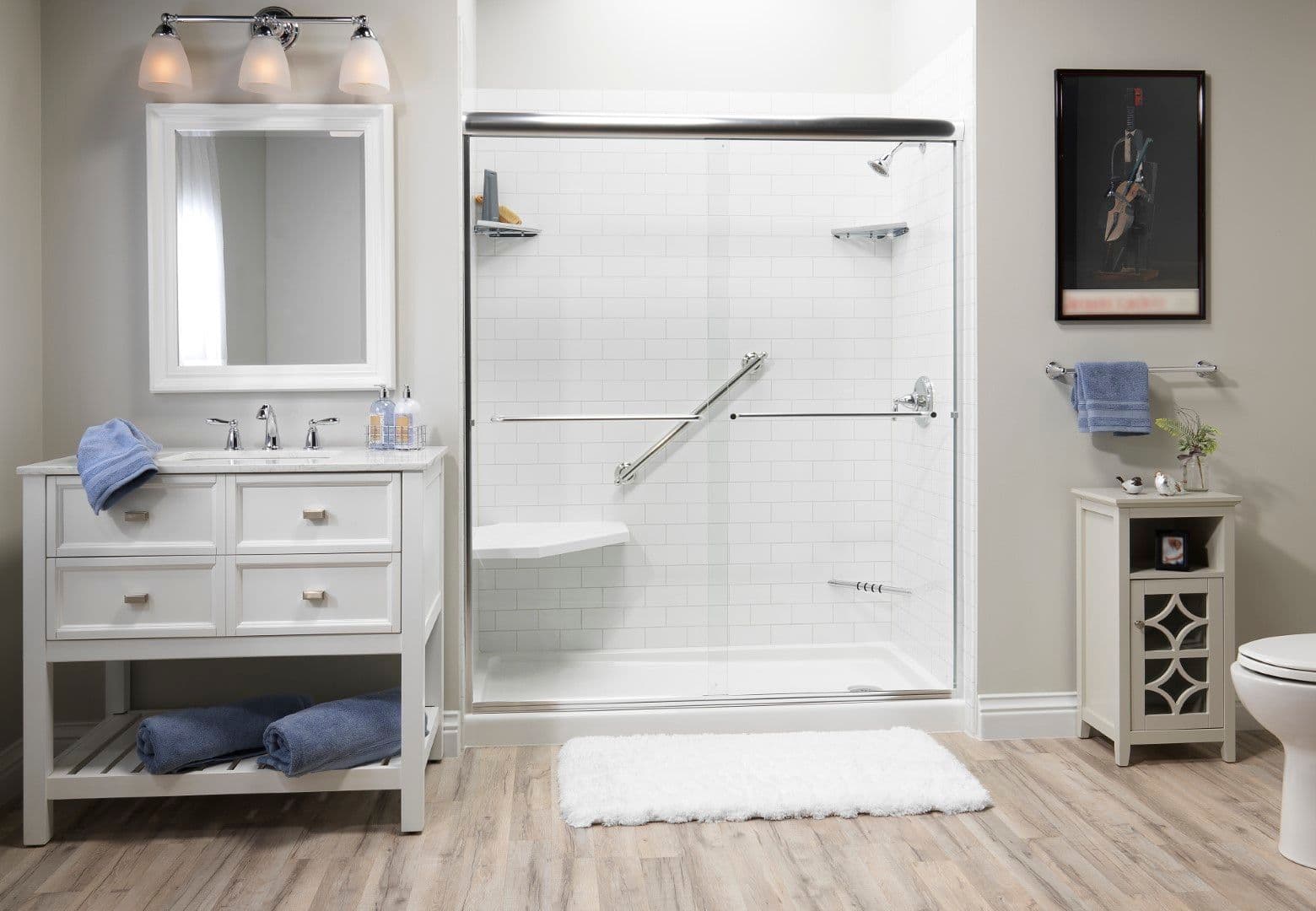 Traditional subway tile style shower with seat